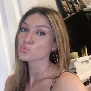 Meet your Posher, Alexandra